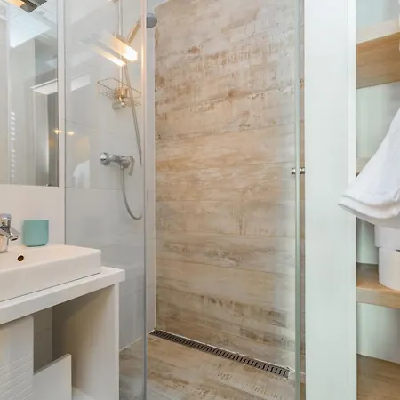 Monti 2 By Grand Σόποτ